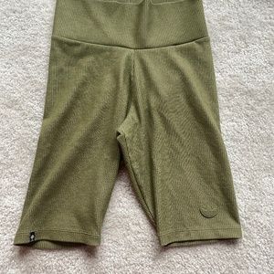 ADIDAS ADICOLOR RIB SHORTS Color: Focus Olive / Almost Lime  size Small